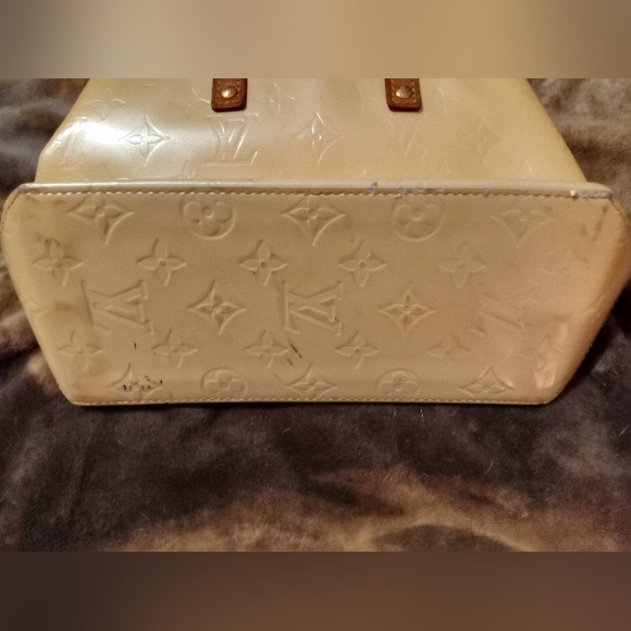 Louis Vuitton Reade Shoulder Bag PM Ivory Leather Monogram Vernis - Picture 3 of 9